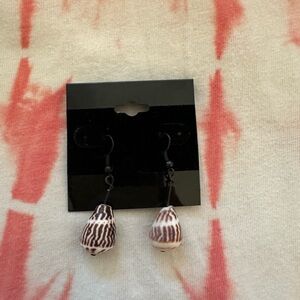 Seashell dangly earrings small but cute